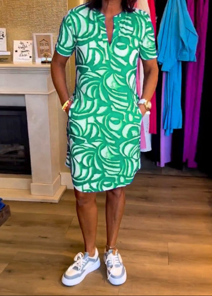 Anna | Sporty Chic Dress with Abstract Design