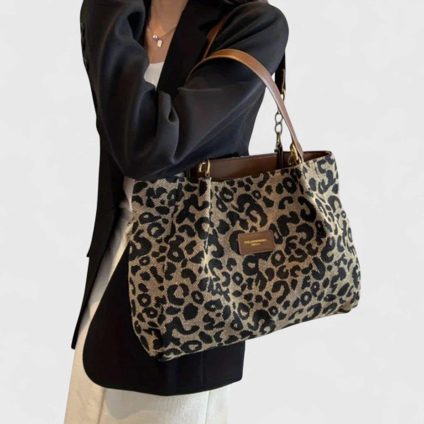 Leona | Stylish Leopard Print Shoulder Bag