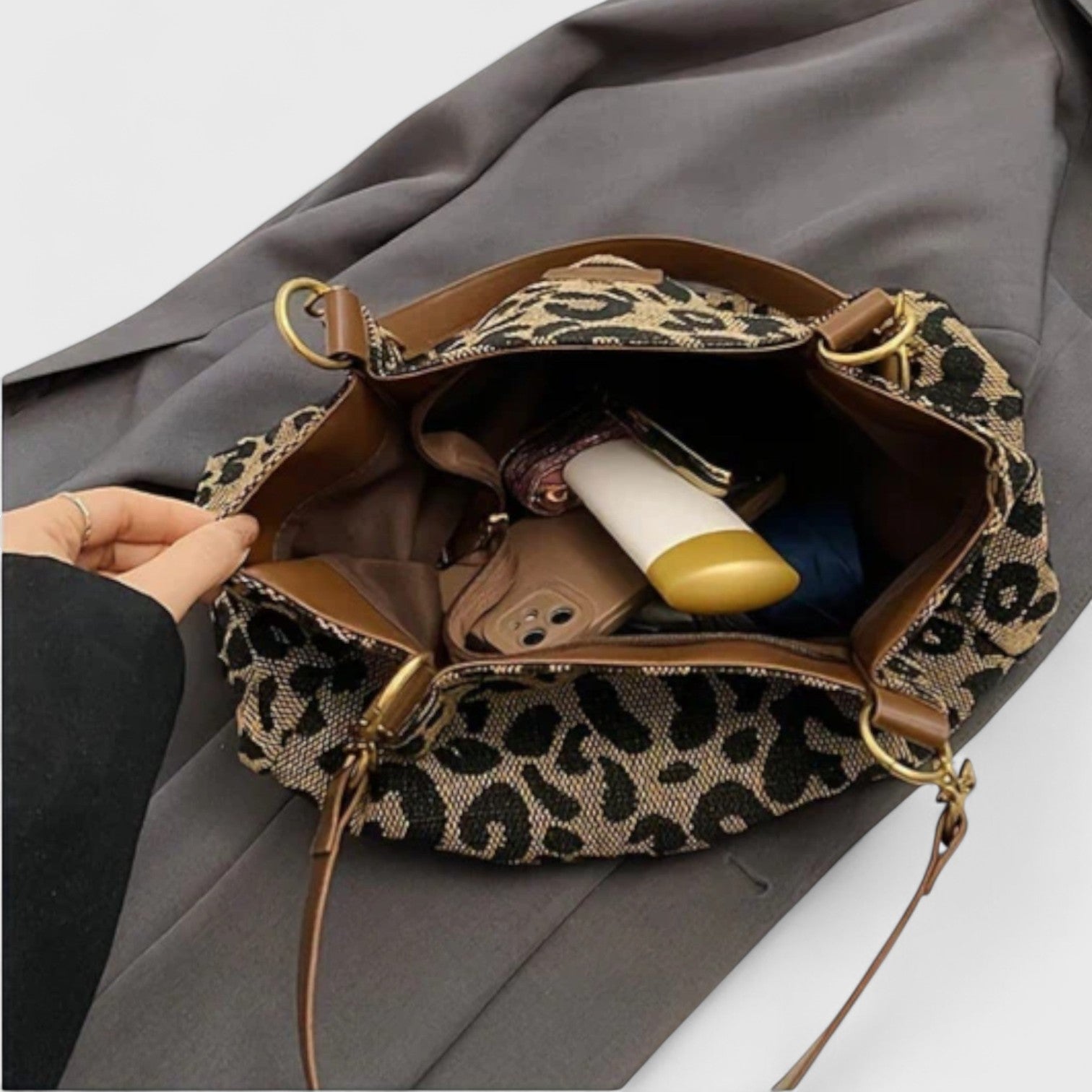 Leona | Stylish Leopard Print Shoulder Bag