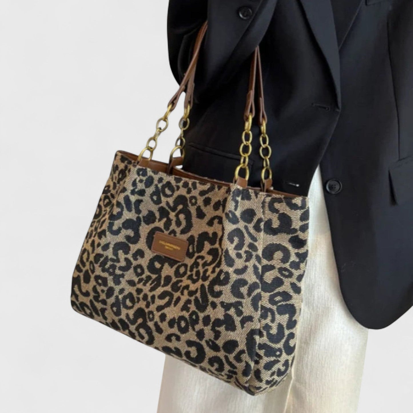 Leona | Stylish Leopard Print Shoulder Bag