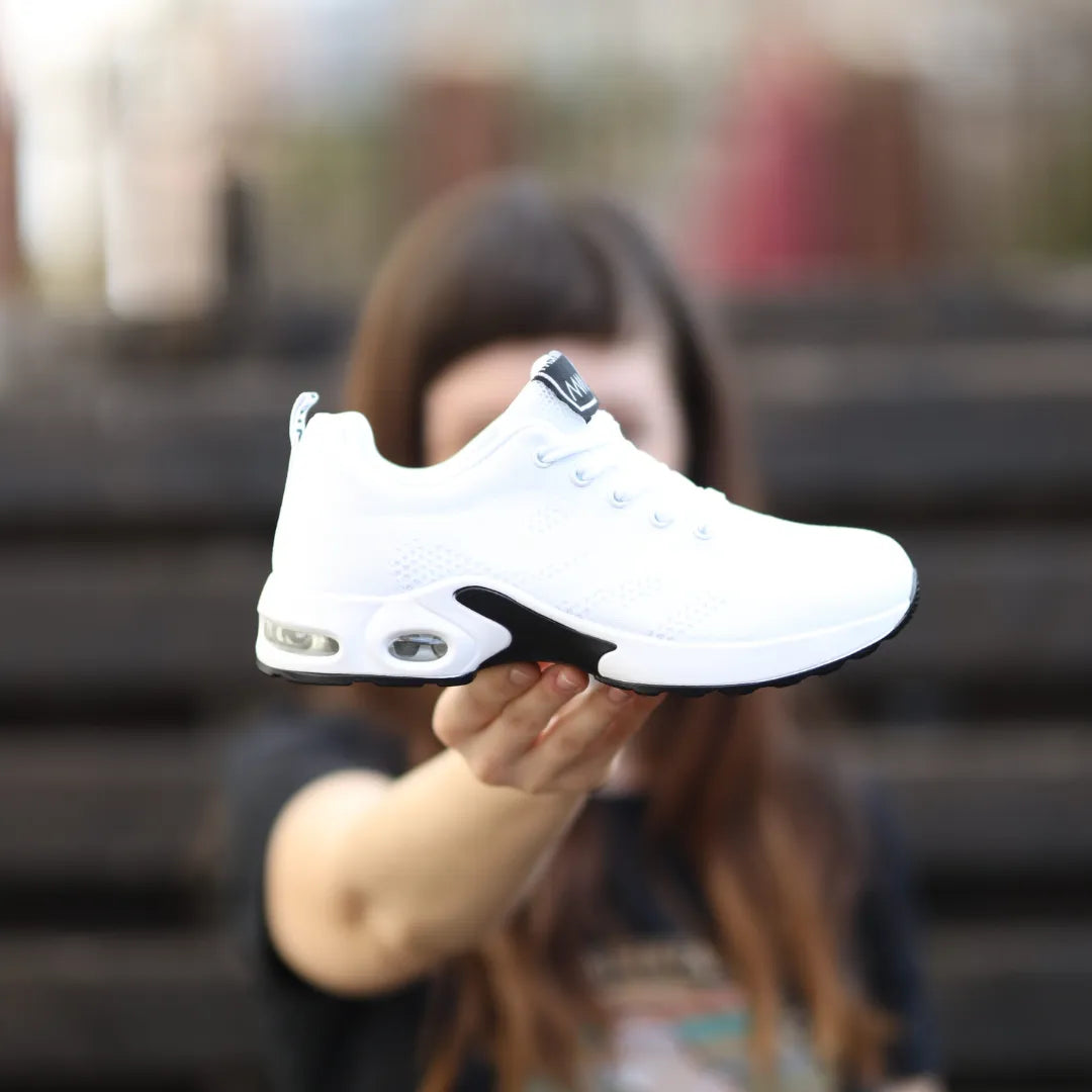 Larae – Ergonomic Shoes for All-Day Comfort and Pain Relief